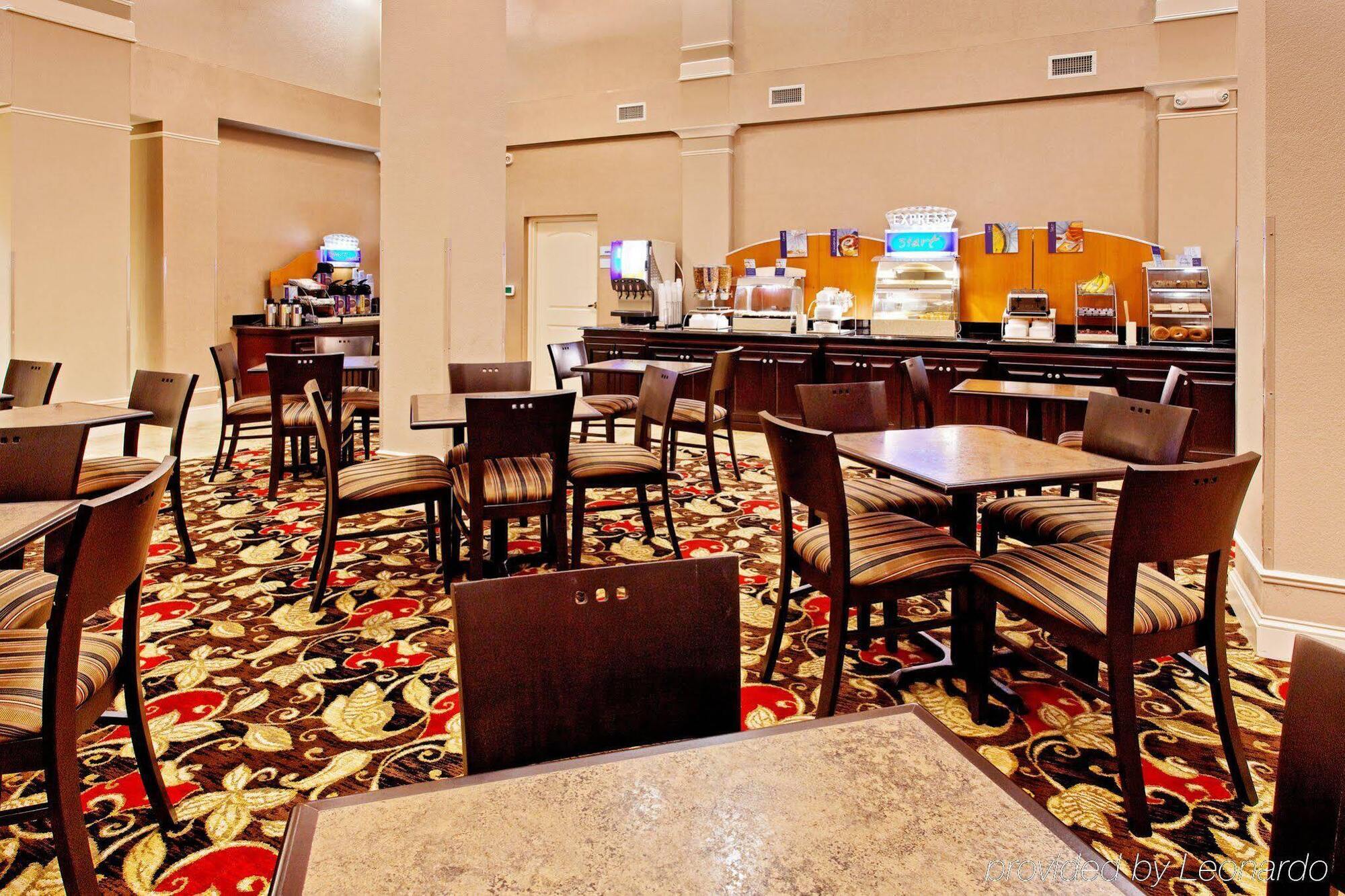Holiday Inn Express Hotel & Suites Crestview South I-10, An Ihg Hotel Extérieur photo